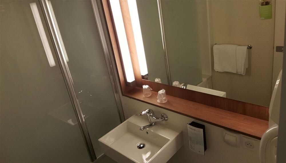 Foto del baño de Hotel Campanile Montluçon ~ Saint-Victor