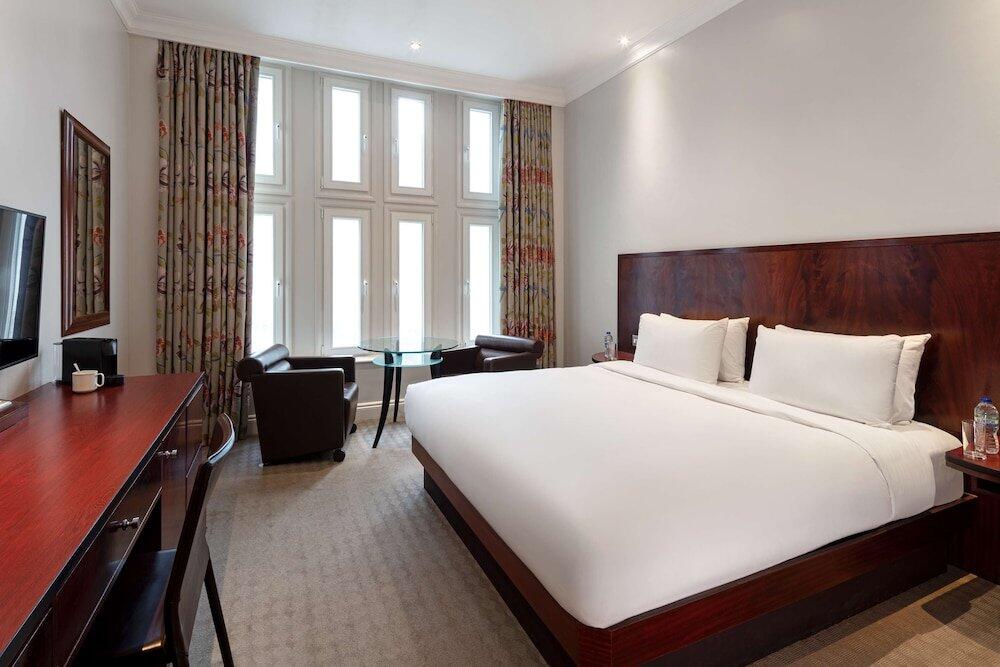 Foto de una habitación de Radisson Blu Edwardian Grafton Hotel, London