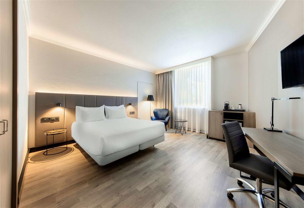 Foto de una habitación de Hotel NH Luxembourg