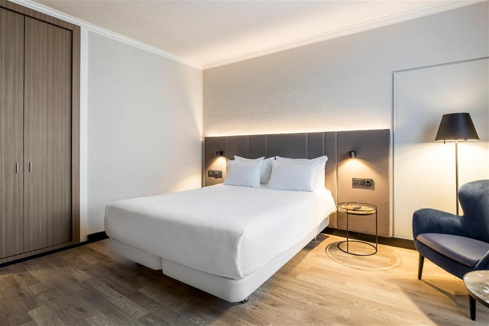 Foto de una habitación de Hotel NH Luxembourg