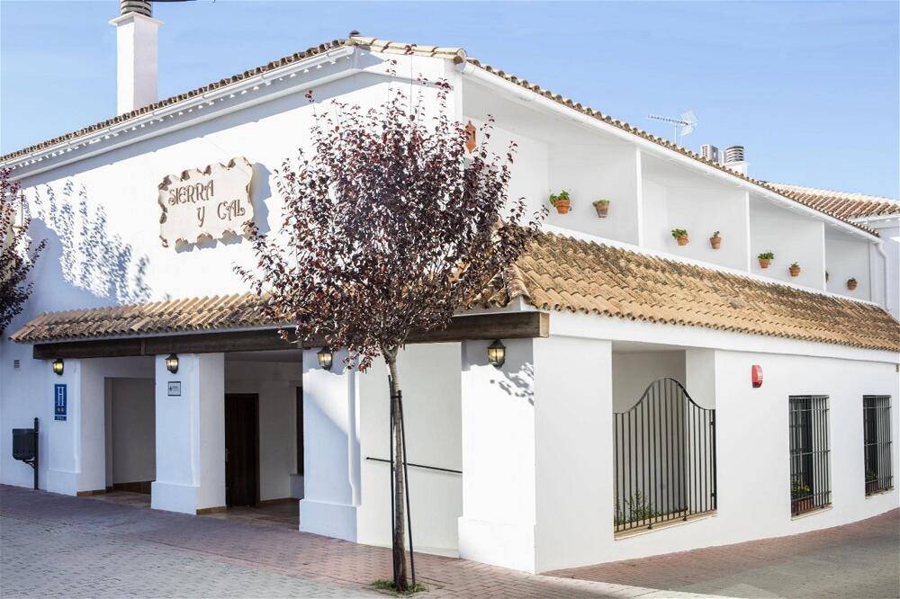 Foto del exterior de Hotel Tugasa Sierra y Cal