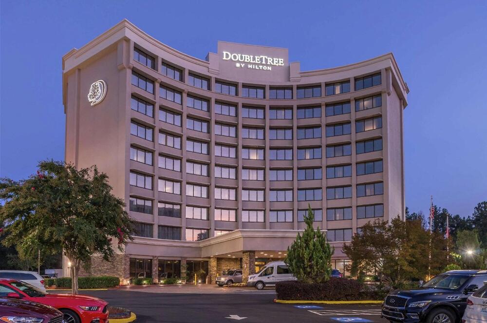 Foto del exterior de Hotel DoubleTree by Hilton Atlanta North Druid Hills/Emory Area