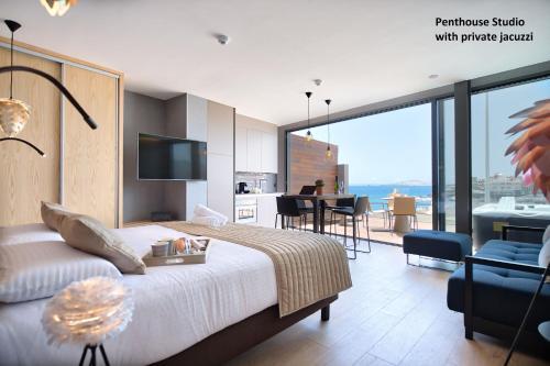 Foto de una habitación de Apartamentos La Marine
