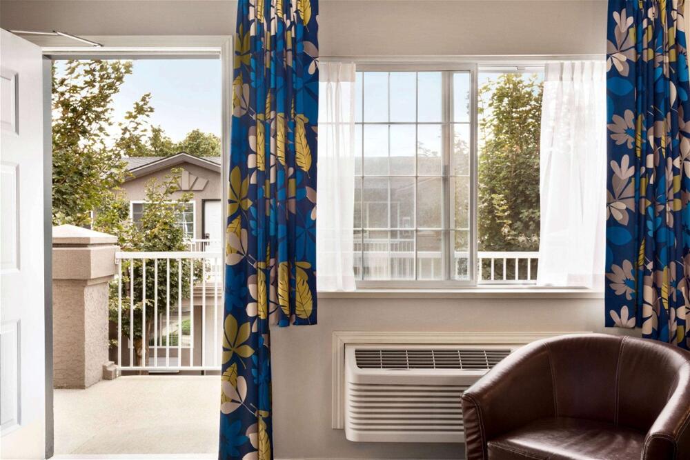 Foto de una habitación de Hotel Days Inn by Wyndham Kelowna