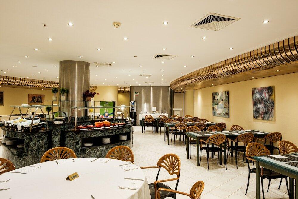 Foto de restauración de Holiday Inn Lisbon Continental, an IHG Hotel