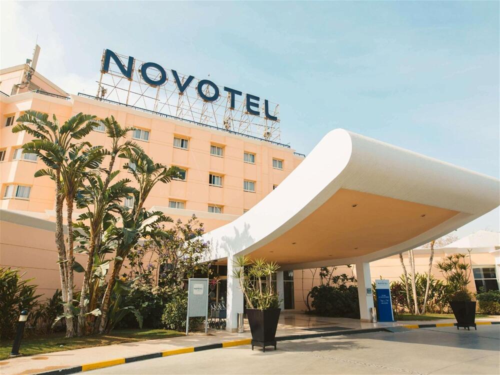 Foto del exterior de Hotel Novotel Cairo 6th Of October