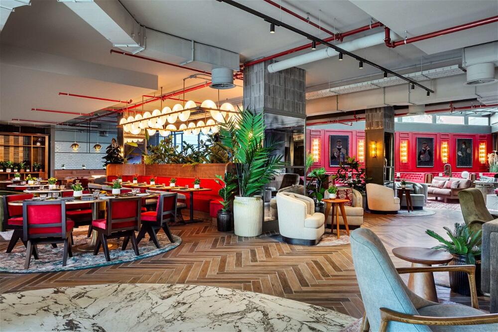 Foto de restauración de Hotel Radisson RED Madrid