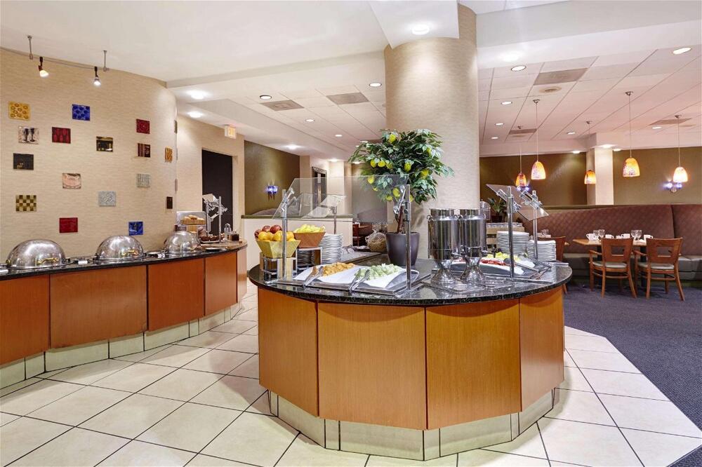 Foto de restauración de Hotel DoubleTree by Hilton Washington DC - Crystal City