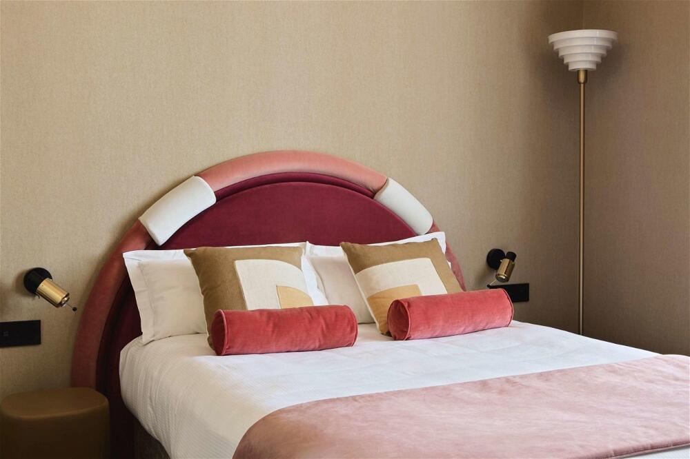 Foto de una habitación de Best Western Plus Hôtel Mercedes Arc de Triomphe