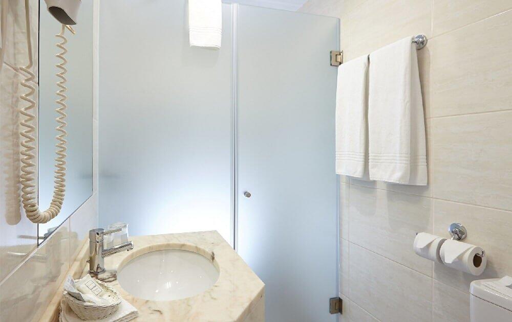 Foto del baño de Hotel Madeira