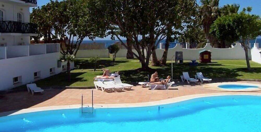 Foto de los servicios de Hotel ELE La Perla