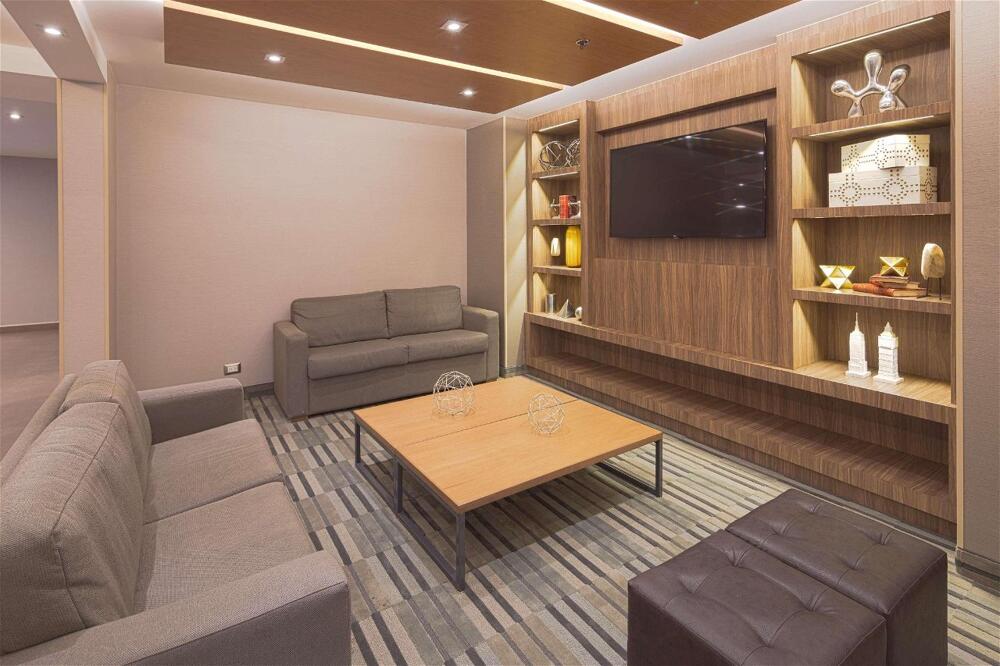 Foto de las zonas nobles de Hotel Hampton by Hilton Monterrey Galerias Obispado