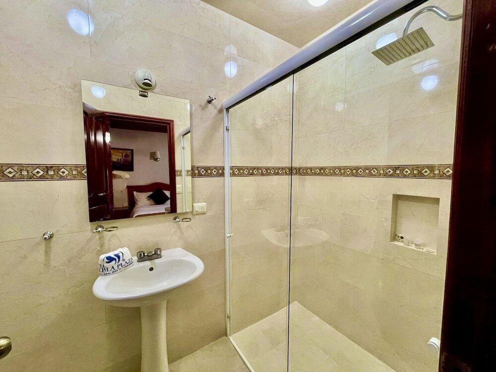 Foto del baño de Hotel Puebla Plaza