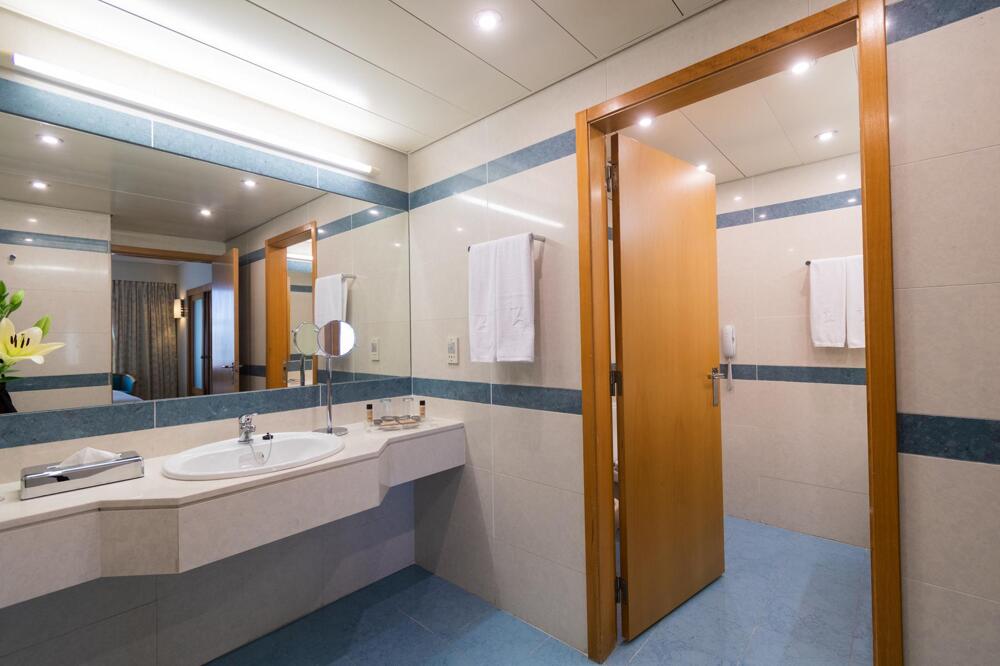 Foto del baño de SANA Metropolitan Hotel