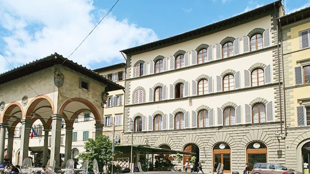 Surrounding area – Aparthotel Palazzo dei Ciompi Suites