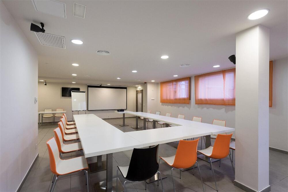 Foto general de B&amp;amp;B Hotel Barcelona Sant Cugat