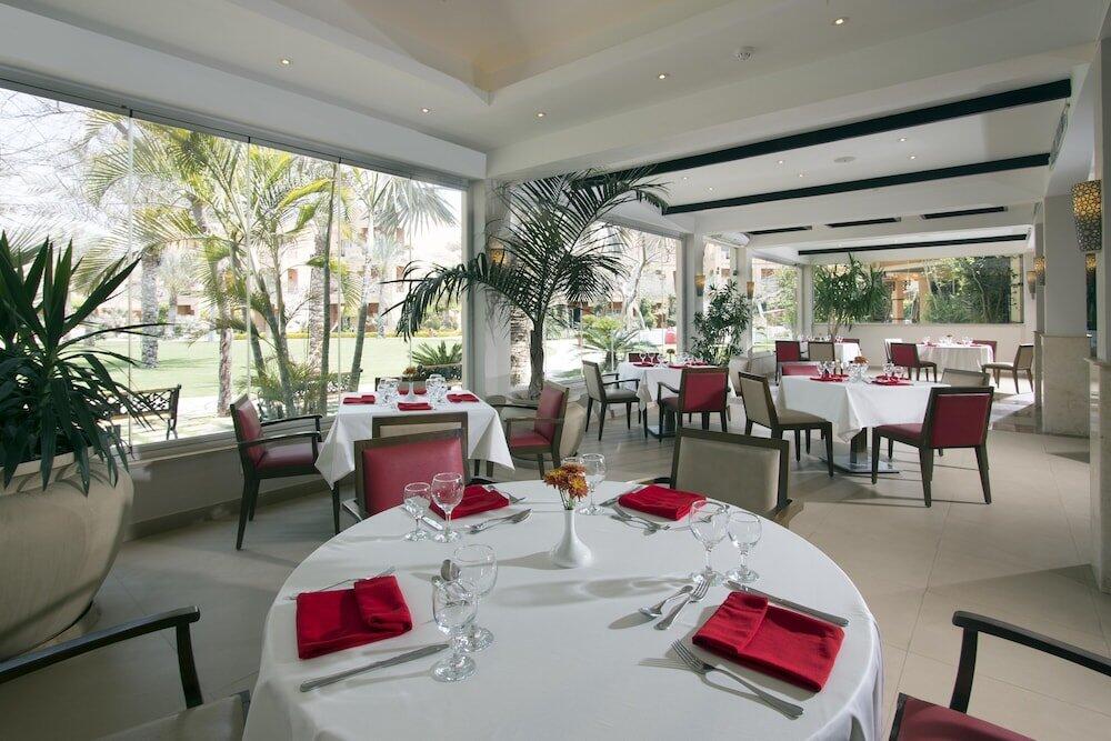 Foto de restauración de Hotel Swiss Inn Pyramids Golf Resort