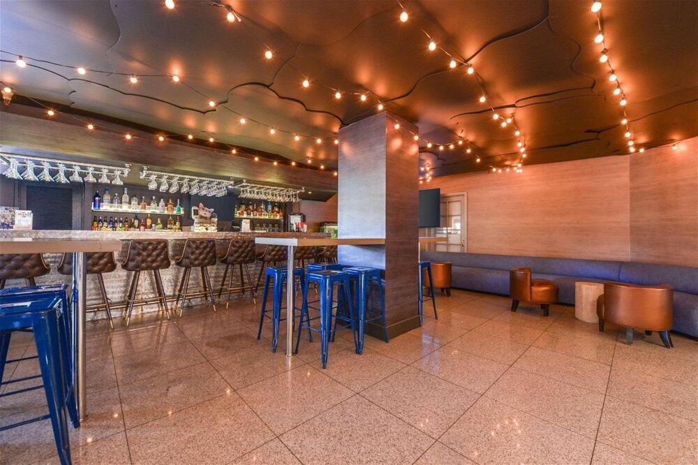 Foto de restauración de Hotel Quality Inn &amp;amp; Suites Montebello - Los Angeles