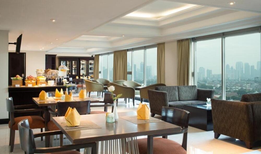 Foto de restauración de Hotel Santika Premiere Slipi Jakarta