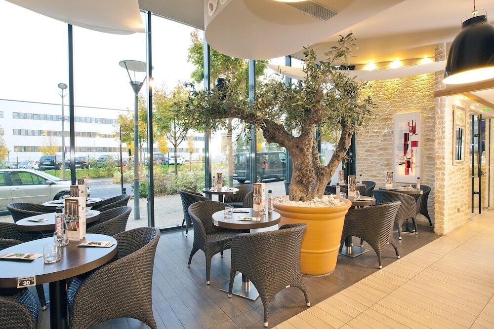 Foto de restauración de Aparthotel Residhome Paris-Massy