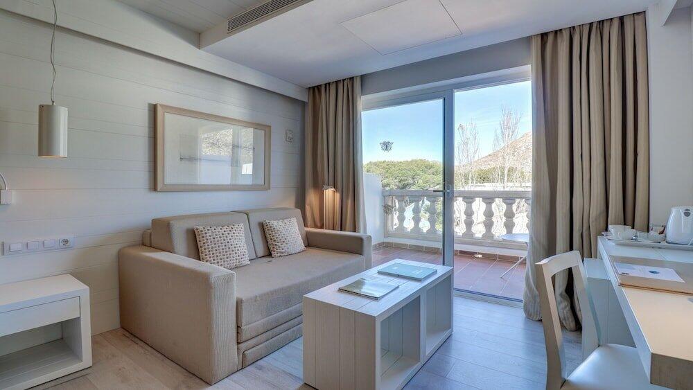 Foto de una habitación de Hotel Illa d&amp;#039;Or &amp;amp; Club Apts 4* Sup
