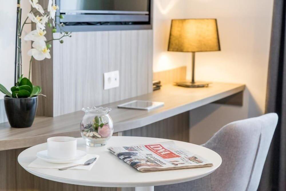 Foto de una habitación de NEMEA Appart Hotel - Résidence Elypséo