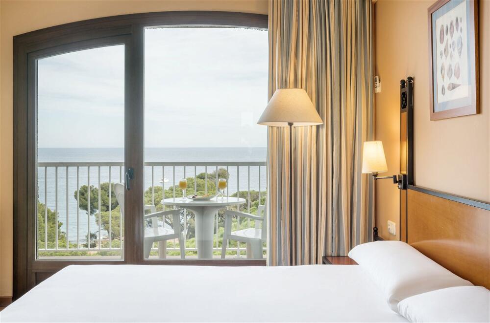 Foto de una habitación de Hotel Ilunion Caleta Park