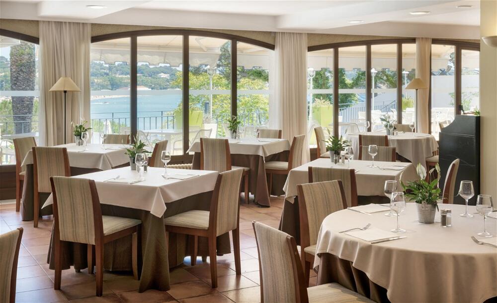 Foto de restauración de Hotel Ilunion Caleta Park