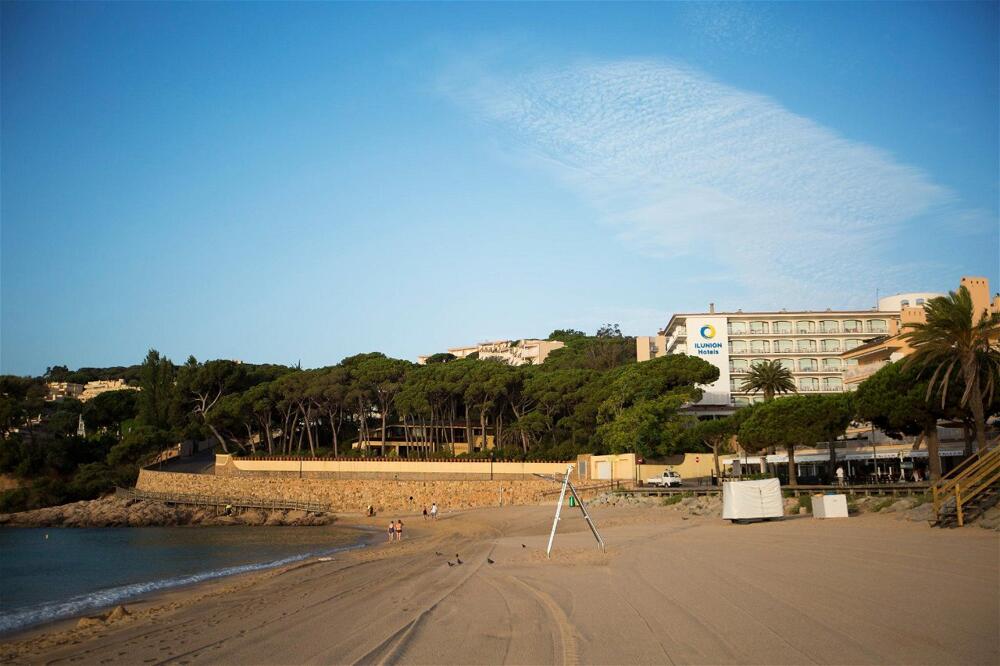 Foto del entorno de Hotel Ilunion Caleta Park