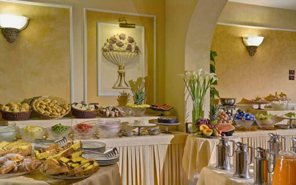 Foto de restauración de Hotel Corona D&amp;#039;Italia
