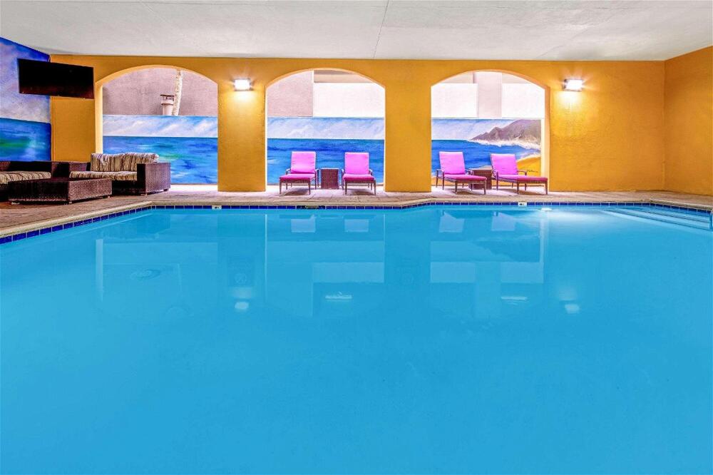 Foto de los servicios de Hotel La Quinta by Wyndham Anaheim