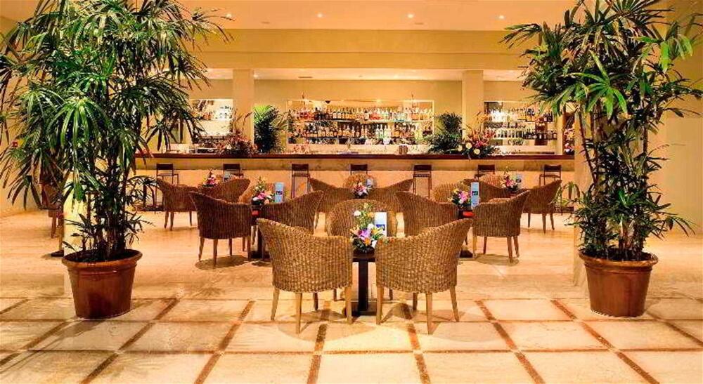Foto de restauración de Hotel Las Olas
