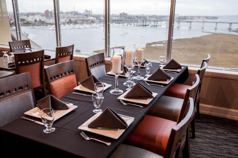 Foto general de Holiday Inn Charleston-Riverview, an IHG Hotel