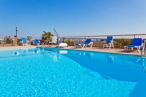 Foto de los servicios de Holiday Inn Charleston-Riverview, an IHG Hotel