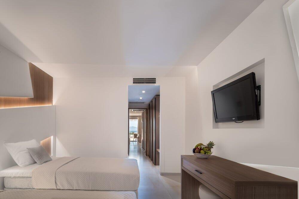 Foto de una habitación de Complejo Kassandra Bay Resort, Suites &amp;amp; Spa