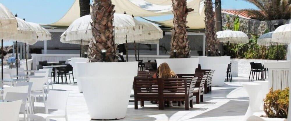 Foto de restauración de Hotel Miraya Beach