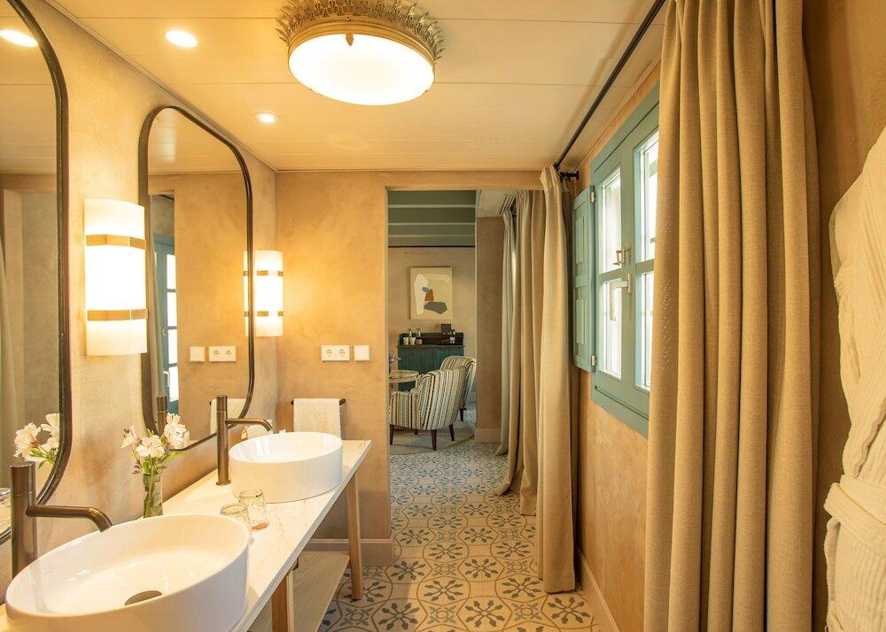 Foto del baño de Hotel Hospes Las Casas Del Rey De Baeza