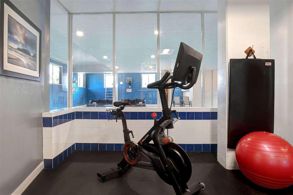 Foto de los servicios de Hotel Days Inn by Wyndham Victoria Uptown