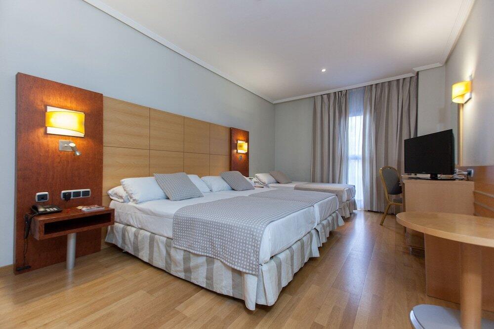 Foto de una habitación de Hotel Sercotel Gran Fama