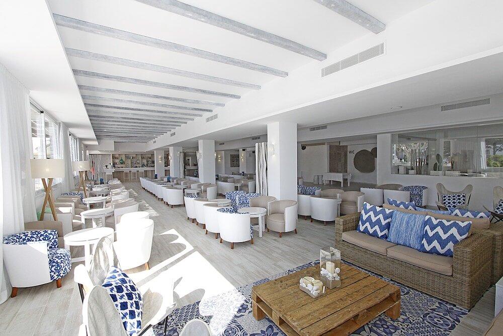 Foto de restauración de Portinatx Beach Club Hotel