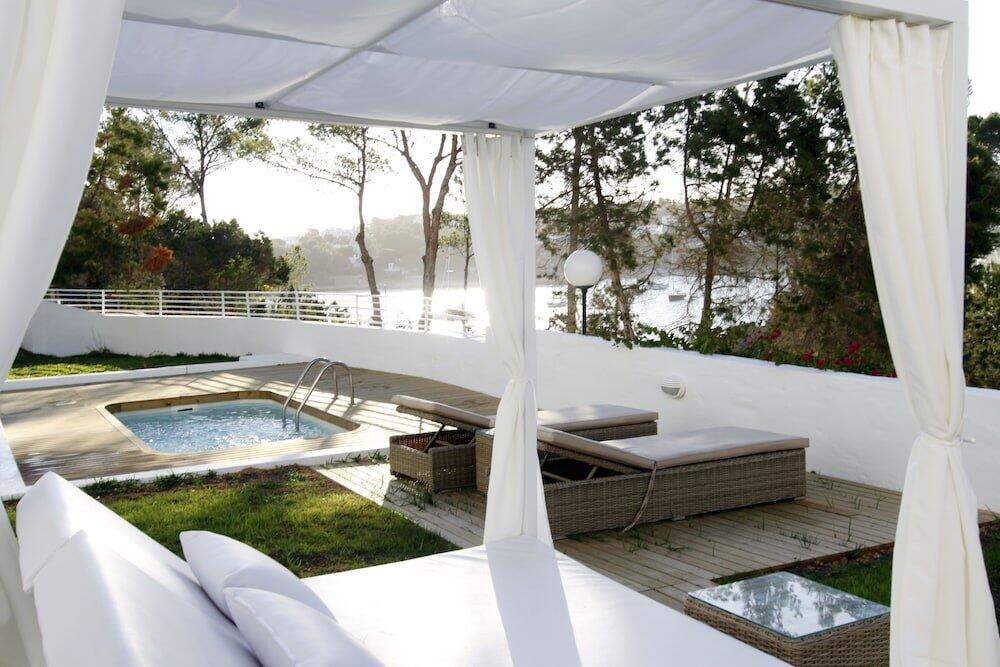 Foto de una habitación de Portinatx Beach Club Hotel
