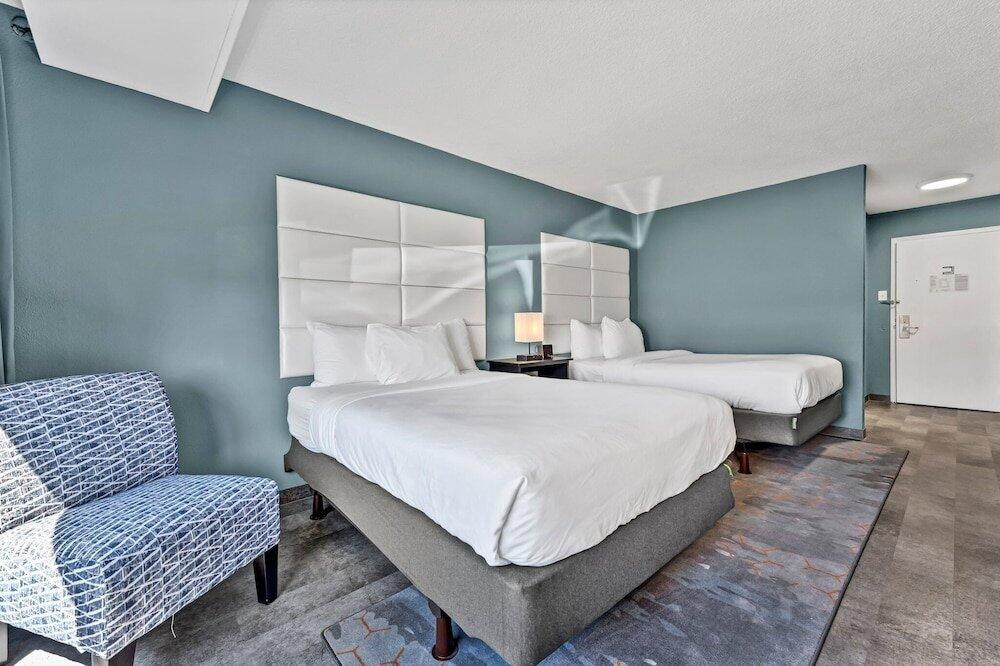 Foto de una habitación de Buffalo Airport Hotel