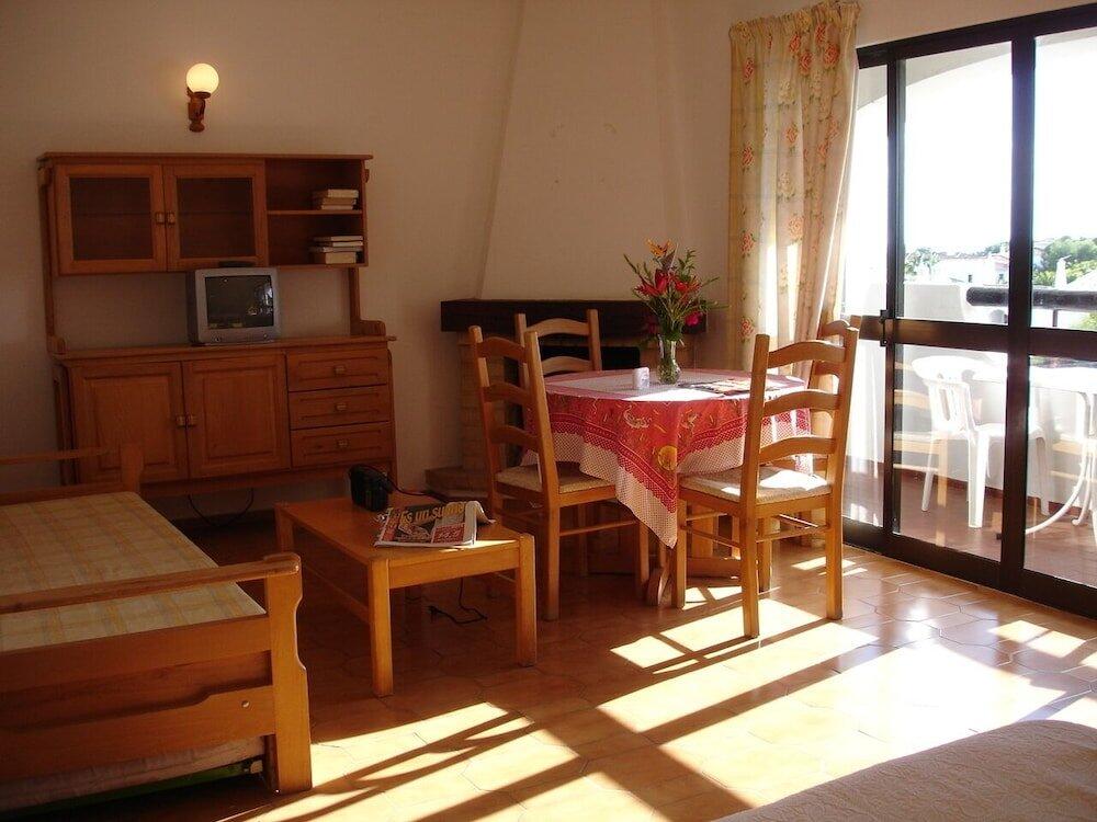 Foto de una habitación de Aparthotel Turiquintas