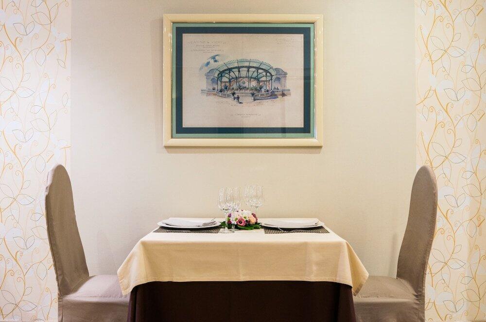 Foto de restauración de Hotel Gran Versalles