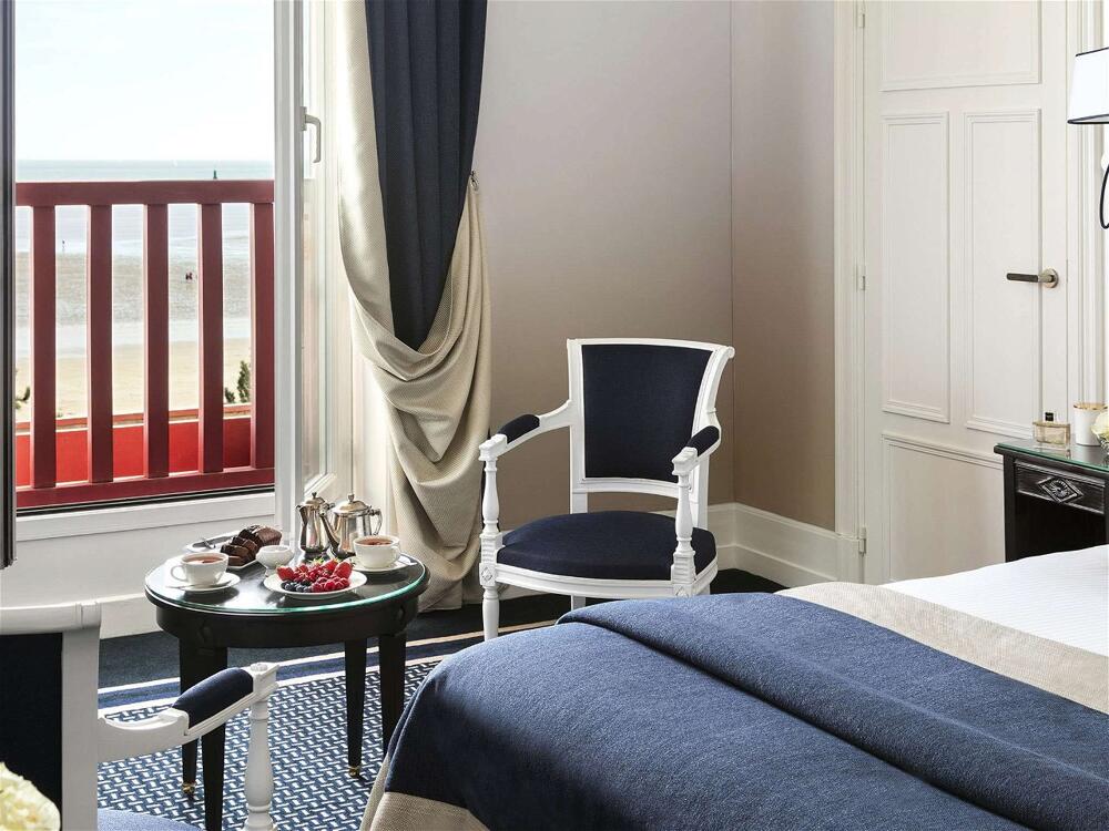 Foto de una habitación de Hôtel Barrière L&amp;#039;Hermitage