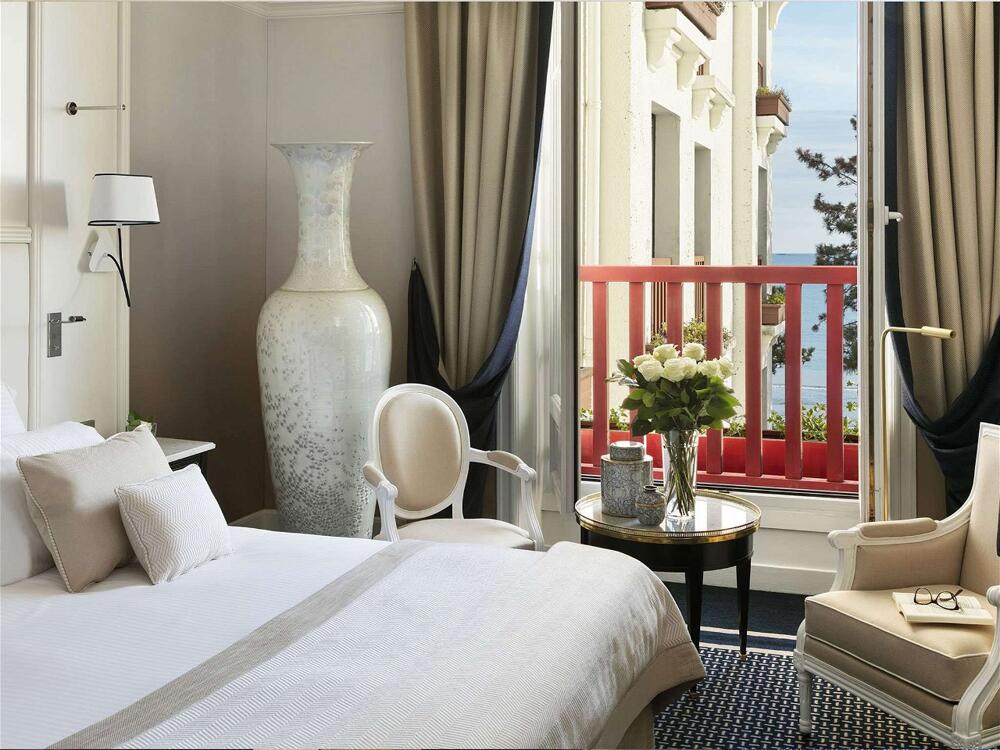 Foto de una habitación de Hôtel Barrière L&amp;#039;Hermitage