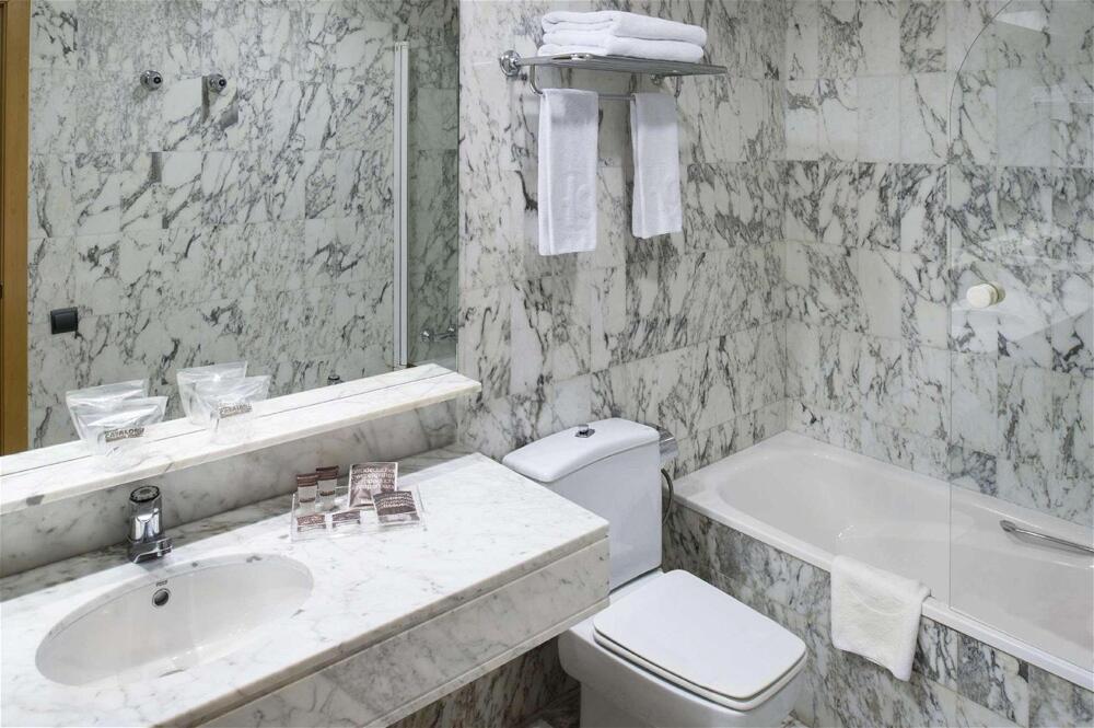Foto del baño de Hotel Catalonia Castellnou