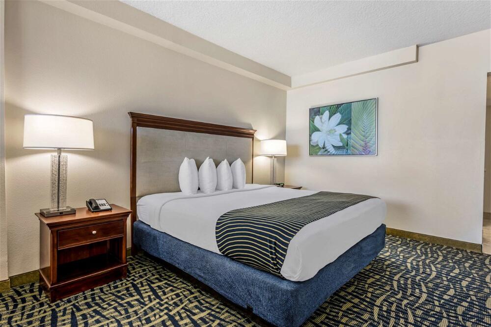 Foto de una habitación de Best Western Cocoa Beach Hotel &amp;amp; Suites