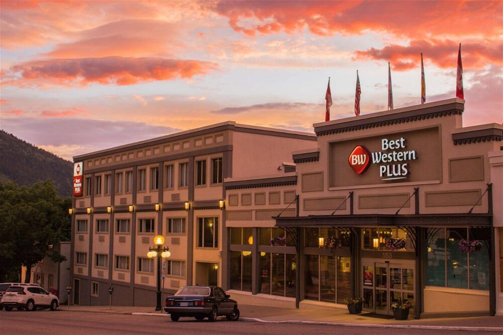 Foto del exterior de Hotel Best Western Plus Baker Street Inn &amp;amp; Convention Centre