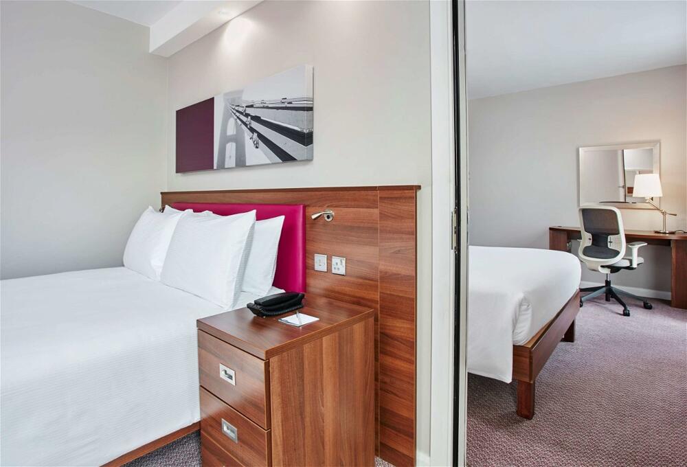 Room – Hotel Hampton by Hilton Bristol City Centre